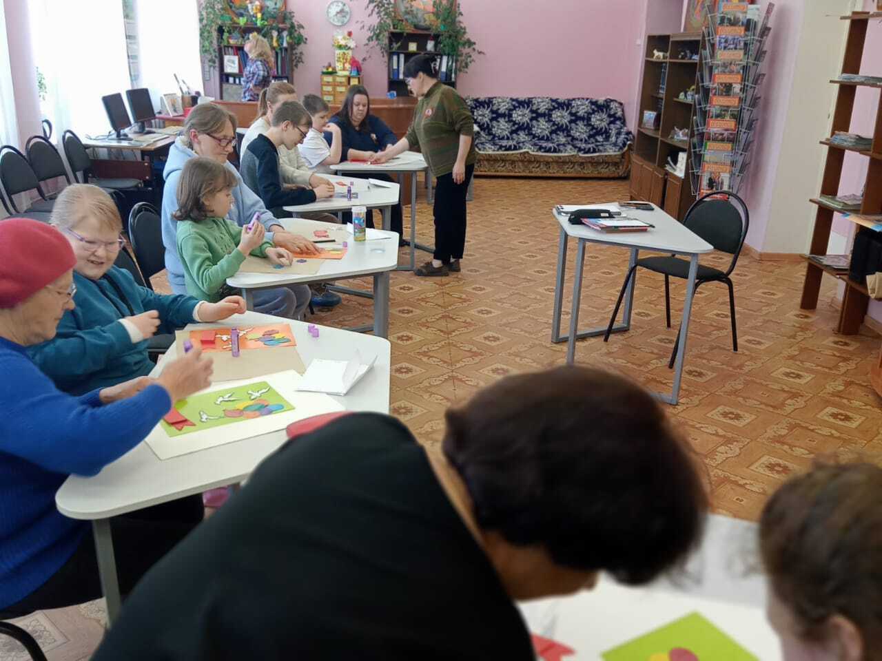 5 мая в центре творческой реабилитации детей &quot;Вдохновение&quot; МБУК КИТЦ &quot;Спектр&quot; в рамках работы клуба &quot;Дружная семейка&quot; прошел семейный мастер-класс.