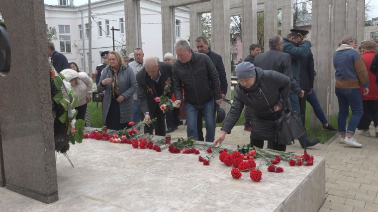 26 апреля в 11-00 в сквере «Памяти ликвидаторам аварии на Чернобыльской АЭС» города Богородицка работники КИТЦ "Спектр" провели митинг посвящённый 39-ой годовщине аварии на Чернобыльской АЭС. 26 апреля в 11-00 в сквере «Памяти ликвидаторам аварии на Чернобыльской АЭС» города Богородицка работники КИТЦ "Спектр" провели митинг посвящённый 39-ой годовщине аварии на Чернобыльской АЭС.